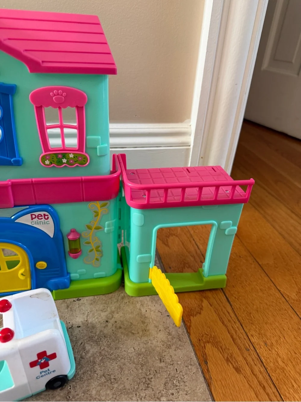Member’s Mark Children's Pet Clinic Care Playset with Pink Vet Clinic Kids